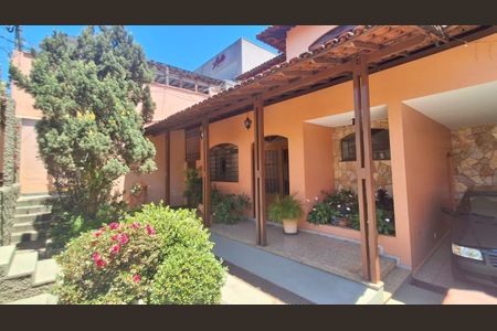 Casa à venda com 305m², 7 quartos e 4 vagas Casa à venda com 305m², 7 quartos e 4 vagasFoto 12