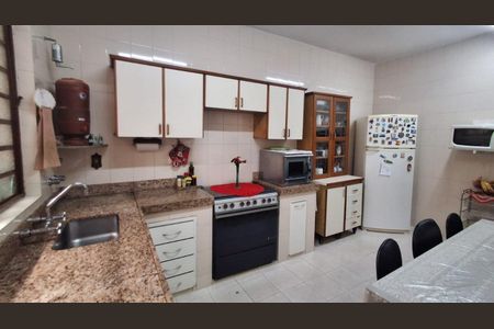 Casa à venda com 305m², 7 quartos e 4 vagas Casa à venda com 305m², 7 quartos e 4 vagasFoto 30