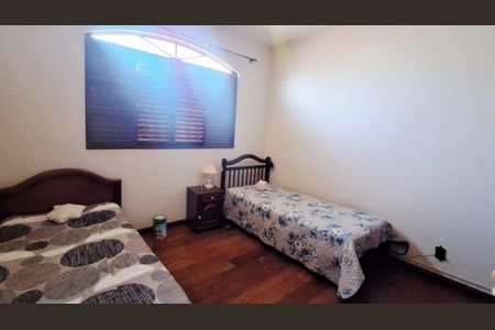 Casa à venda com 305m², 7 quartos e 4 vagas Casa à venda com 305m², 7 quartos e 4 vagasFoto 36