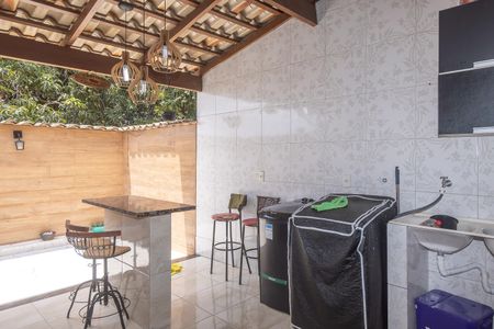 Casa à venda com 100m², 2 quartos e 1 vaga Casa à venda com 100m², 2 quartos e 1 vagaÁrea de Serviço