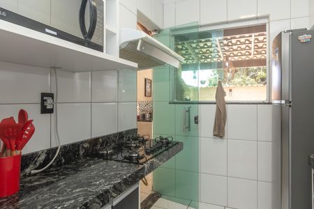 Casa à venda com 100m², 2 quartos e 1 vaga Casa à venda com 100m², 2 quartos e 1 vagaCozinha