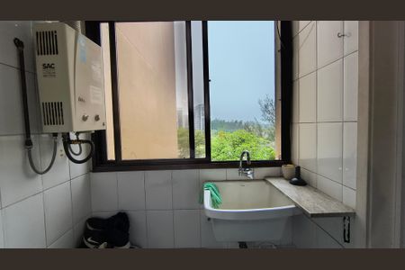 Apartamento para alugar com 160m², 4 quartos e 2 vagas Apartamento para alugar com 160m², 4 quartos e 2 vagasCozinha e Área de Serviço