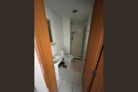 Banheiro de apartamento para alugar com 2 quartos, 52m² em Todos os Santos, Rio de Janeiro