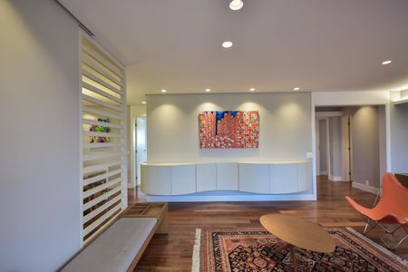 Sala de apartamento à venda com 3 quartos, 181m² em Real Parque, São Paulo