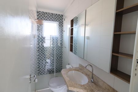 Casa de condomínio para alugar com 72m², 2 quartos e 2 vagasBanheiro