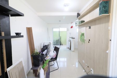 Sala de casa de condomínio à venda com 2 quartos, 72m² em Jardim Roberto, Osasco