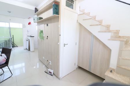 Sala de casa de condomínio à venda com 2 quartos, 72m² em Jardim Roberto, Osasco