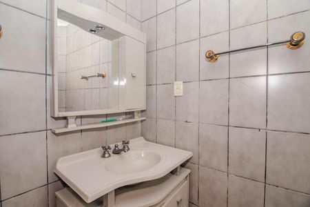 Banheiro de apartamento à venda com 1 quarto, 55m² em Petrópolis, Porto Alegre