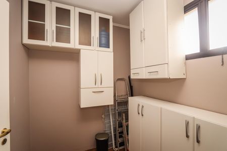 Apartamento para alugar com 254m², 3 quartos e 4 vagas Apartamento para alugar com 254m², 3 quartos e 4 vagasQuarto de Serviço
