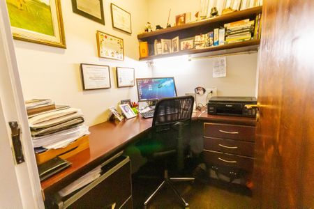 Apartamento à venda com 111m², 3 quartos e 2 vagas Apartamento à venda com 111m², 3 quartos e 2 vagasEscritório