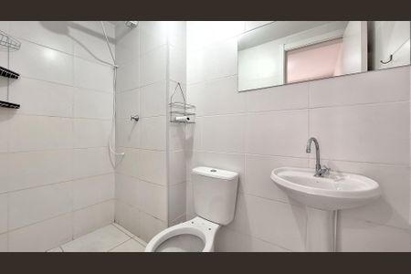 Banheiro de apartamento para alugar com 1 quarto, 27m² em Vila Romana, São Paulo