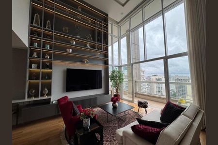 Apartamento à venda com 134m², 2 quartos e 3 vagasFoto 01