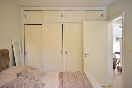 Apartamento à venda com 97m², 2 quartos e 1 vagaQuarto 2