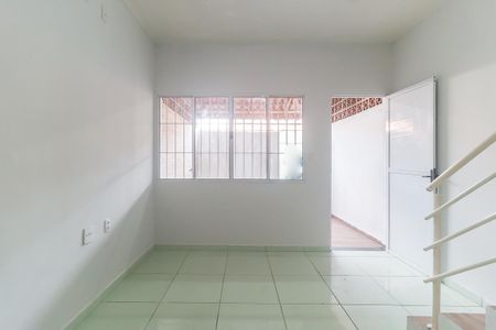 Sala de casa de condomínio para alugar com 2 quartos, 65m² em Vila Caputera, Mogi das Cruzes