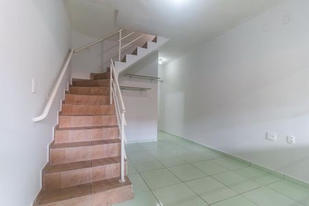 Casa de condomínio para alugar com 65m², 2 quartos e 1 vaga Casa de condomínio para alugar com 65m², 2 quartos e 1 vagaSala