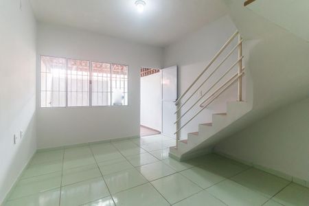 Sala de casa de condomínio para alugar com 2 quartos, 65m² em Vila Caputera, Mogi das Cruzes