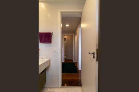 Apartamento à venda com 128m², 3 quartos e 3 vagas Apartamento à venda com 128m², 3 quartos e 3 vagasBanheiro Social