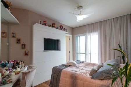 Apartamento à venda com 128m², 3 quartos e 3 vagas Apartamento à venda com 128m², 3 quartos e 3 vagasSuíte