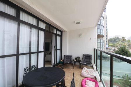 Varanda de apartamento para alugar com 5 quartos, 180m² em Vila Luis Antonio, Guarujá