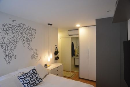 Apartamento à venda com 74m², 2 quartos e 2 vagas Apartamento à venda com 74m², 2 quartos e 2 vagasSuíte