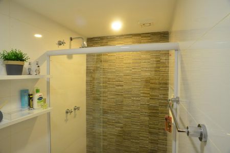 Apartamento à venda com 74m², 2 quartos e 2 vagas Apartamento à venda com 74m², 2 quartos e 2 vagasBanheiro Social