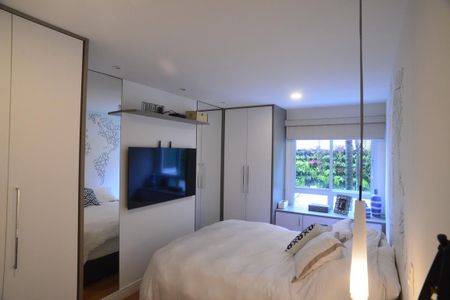 Apartamento à venda com 74m², 2 quartos e 2 vagas Apartamento à venda com 74m², 2 quartos e 2 vagasSuíte