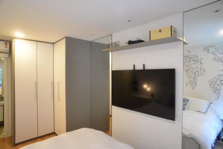 Apartamento à venda com 74m², 2 quartos e 2 vagas Apartamento à venda com 74m², 2 quartos e 2 vagasSuíte