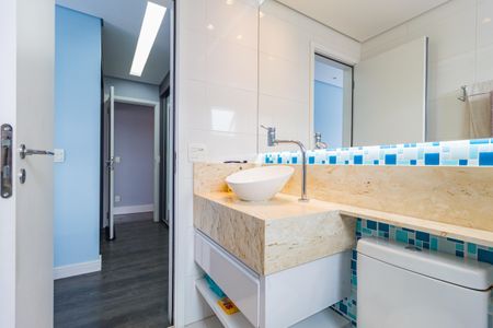 Apartamento à venda com 124m², 3 quartos e 2 vagas Apartamento à venda com 124m², 3 quartos e 2 vagasBanheiro da Suíte 2