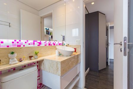 Apartamento à venda com 124m², 3 quartos e 2 vagas Apartamento à venda com 124m², 3 quartos e 2 vagasBanheiro da Suíte