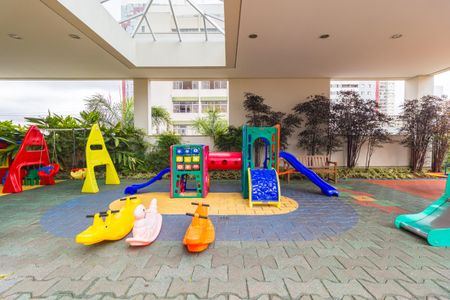 Apartamento à venda com 124m², 3 quartos e 2 vagas Apartamento à venda com 124m², 3 quartos e 2 vagasPlayground