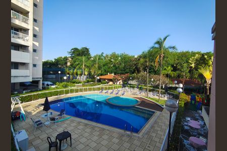 Apartamento à venda com 72m², 2 quartos e 1 vagaÁrea comum - Piscina