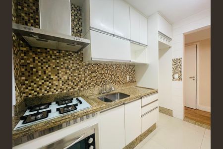 Apartamento à venda com 103m², 3 quartos e 2 vagas Apartamento à venda com 103m², 3 quartos e 2 vagasCozinha