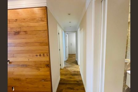 Apartamento à venda com 103m², 3 quartos e 2 vagas Apartamento à venda com 103m², 3 quartos e 2 vagasCorredor interno