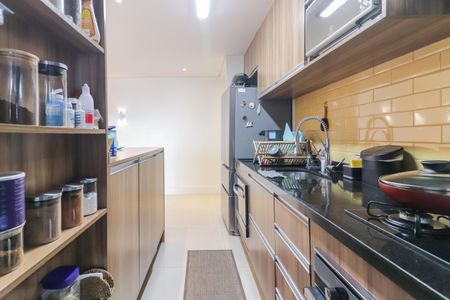 Apartamento à venda com 98m², 3 quartos e 2 vagas Apartamento à venda com 98m², 3 quartos e 2 vagasCozinha e Área de Serviço