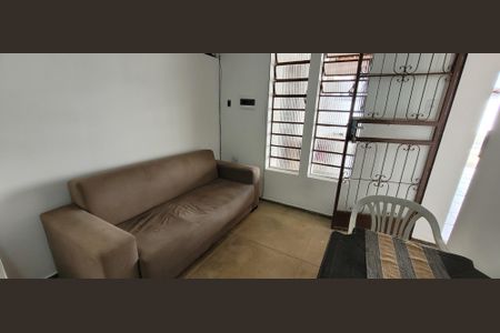 Sala de casa para alugar com 2 quartos, 50m² em Santa Lucia, Betim