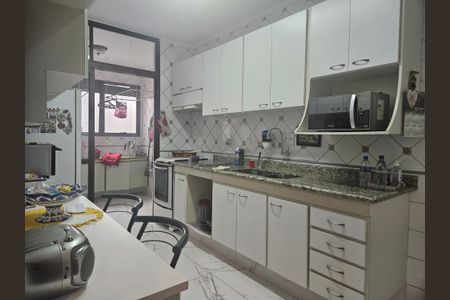 Apartamento à venda com 84m², 3 quartos e 2 vagas Apartamento à venda com 84m², 3 quartos e 2 vagasCozinha