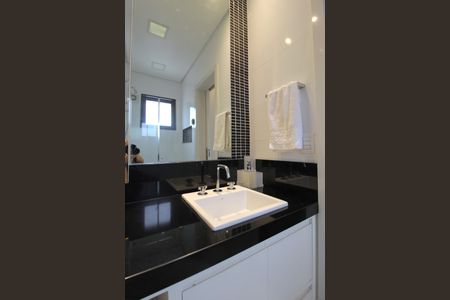 Apartamento à venda com 215m², 3 quartos e 3 vagasBanheiro da Suíte 2