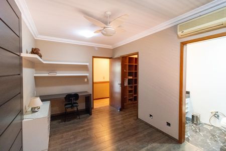 Casa de condomínio à venda com 504m², 4 quartos e 8 vagas Casa de condomínio à venda com 504m², 4 quartos e 8 vagasSuíte 2