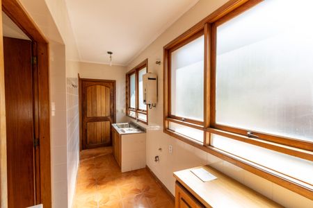 Casa de condomínio à venda com 504m², 4 quartos e 8 vagas Casa de condomínio à venda com 504m², 4 quartos e 8 vagasÁrea de Serviço