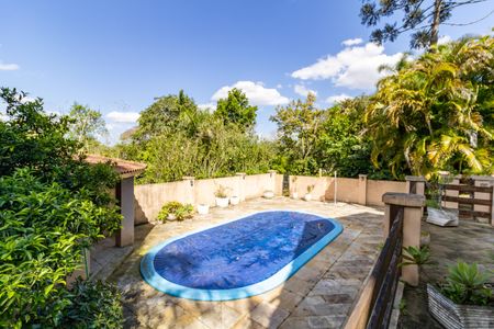 Casa de condomínio à venda com 504m², 4 quartos e 8 vagas Casa de condomínio à venda com 504m², 4 quartos e 8 vagasPiscina