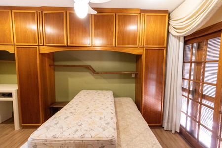 Casa de condomínio à venda com 504m², 4 quartos e 8 vagas Casa de condomínio à venda com 504m², 4 quartos e 8 vagasSuíte 1