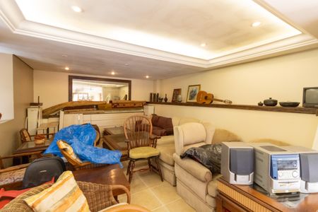 Casa de condomínio à venda com 504m², 4 quartos e 8 vagas Casa de condomínio à venda com 504m², 4 quartos e 8 vagasChurrasqueira