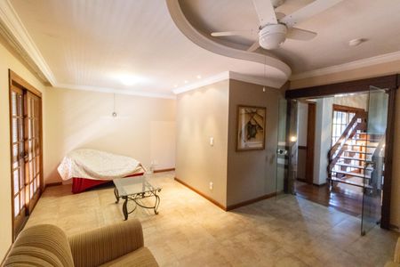 Casa de condomínio à venda com 504m², 4 quartos e 8 vagas Casa de condomínio à venda com 504m², 4 quartos e 8 vagasSuíte 4