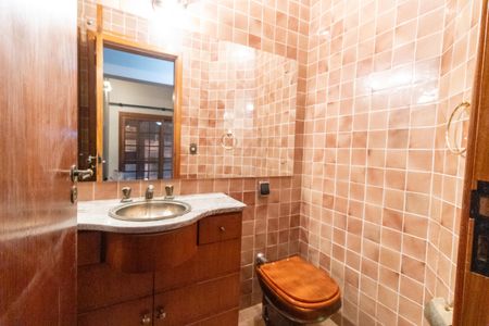 Casa de condomínio à venda com 504m², 4 quartos e 8 vagas Casa de condomínio à venda com 504m², 4 quartos e 8 vagasLavabo