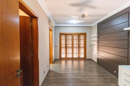 Casa de condomínio à venda com 504m², 4 quartos e 8 vagas Casa de condomínio à venda com 504m², 4 quartos e 8 vagasSuíte 2