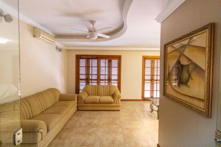 Casa de condomínio à venda com 504m², 4 quartos e 8 vagas Casa de condomínio à venda com 504m², 4 quartos e 8 vagasSuíte 4