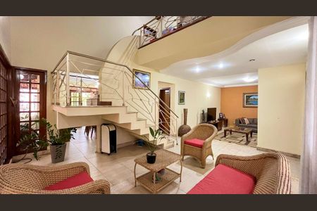 Casa à venda com 3 quartos, 418m² em Palmares, Belo Horizonte