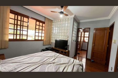 Casa à venda com 418m², 3 quartos e 4 vagas