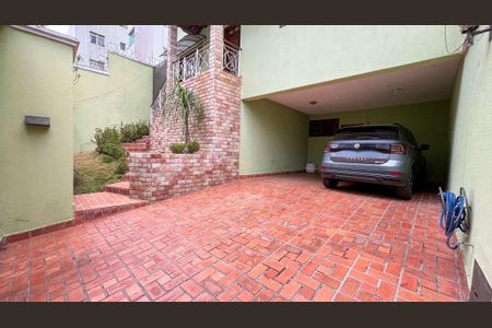 Casa à venda com 418m², 3 quartos e 4 vagas