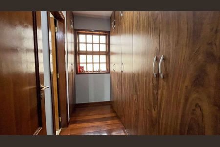 Casa à venda com 418m², 3 quartos e 4 vagas